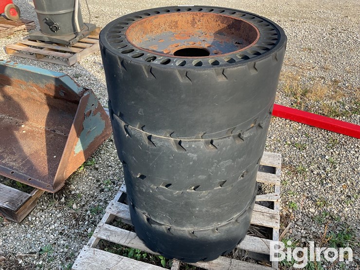 airless-rims-&-tires-for-skid-steer-image-2
