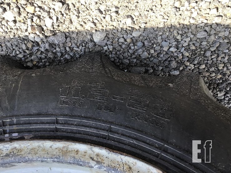 1952-ford-8n-image-15