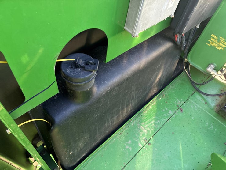 2004-john-deere-9660-sts-image-74