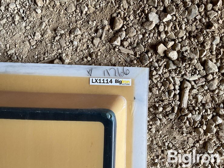 new-holland-70-image-9