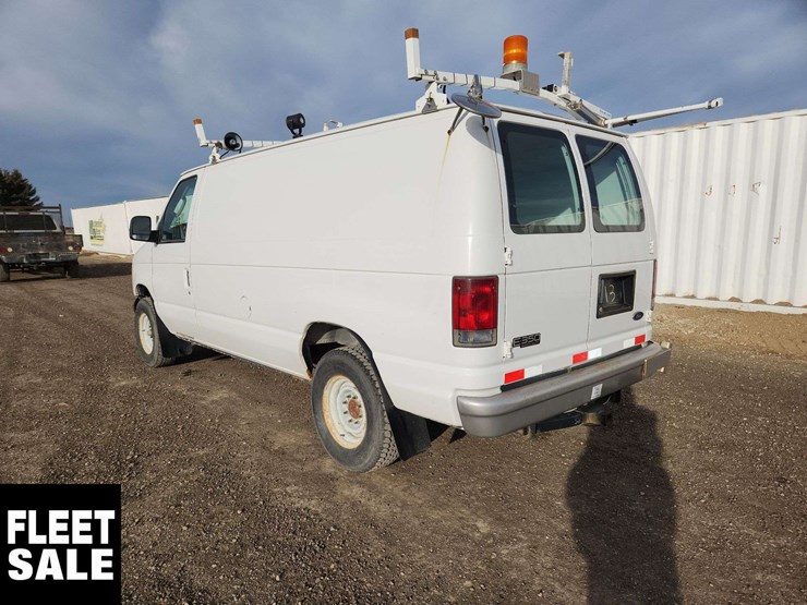 2005-ford-cargo-image-3