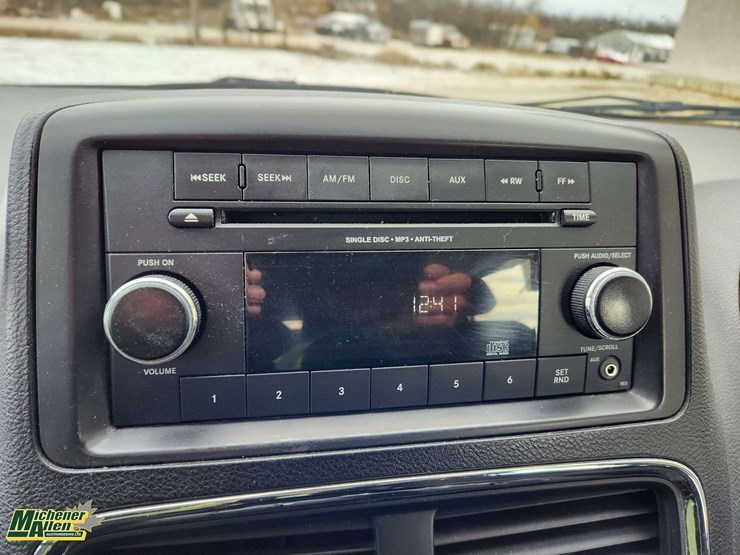 2013-dodge-grand-caravan-se-image-22