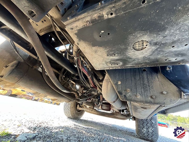 2016-kenworth-t880-image-47