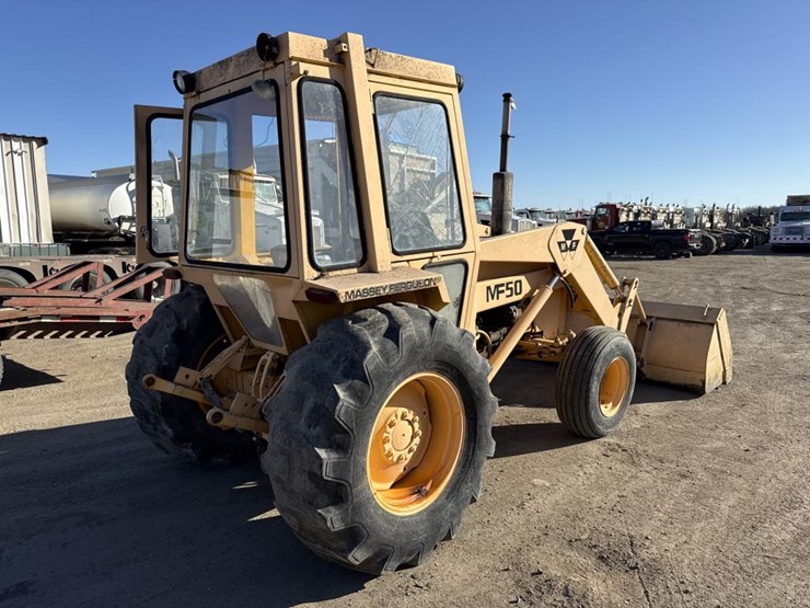 massey-ferguson-300a-image-5