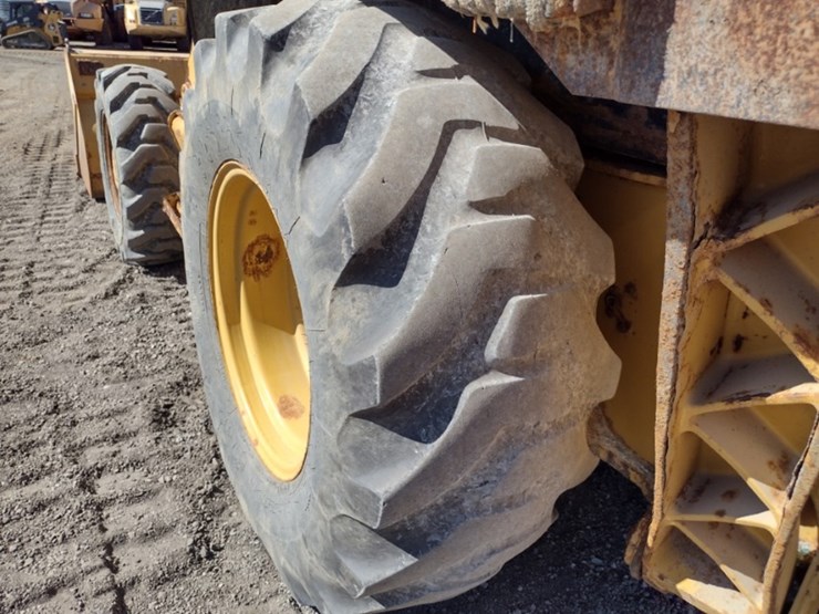 caterpillar-420d-image-27