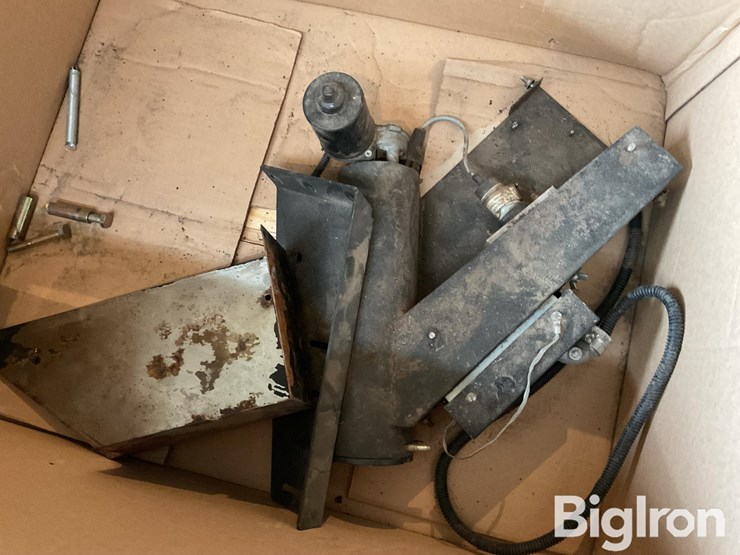 new-holland-cr9060-image-13