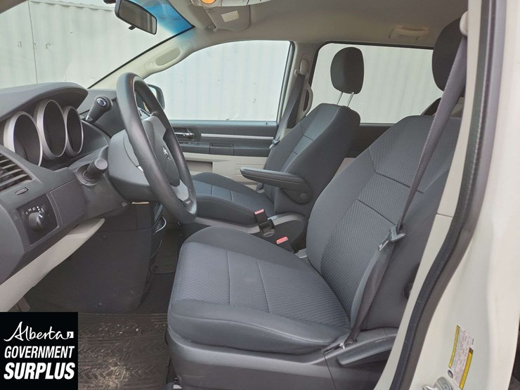 2010-dodge-grand-caravan-se-image-15