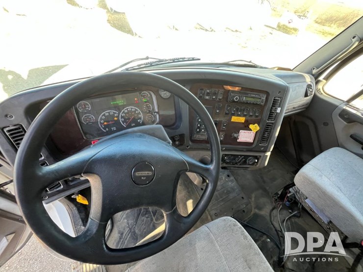 2016-freightliner-petroleum-truck-(jn3388,-unit-2374)-image-56