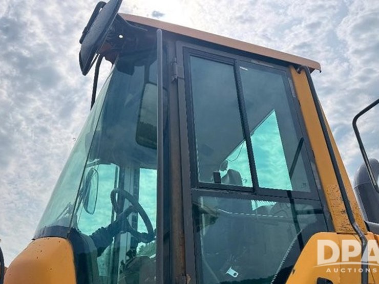 2007-volvo-l120f-image-11