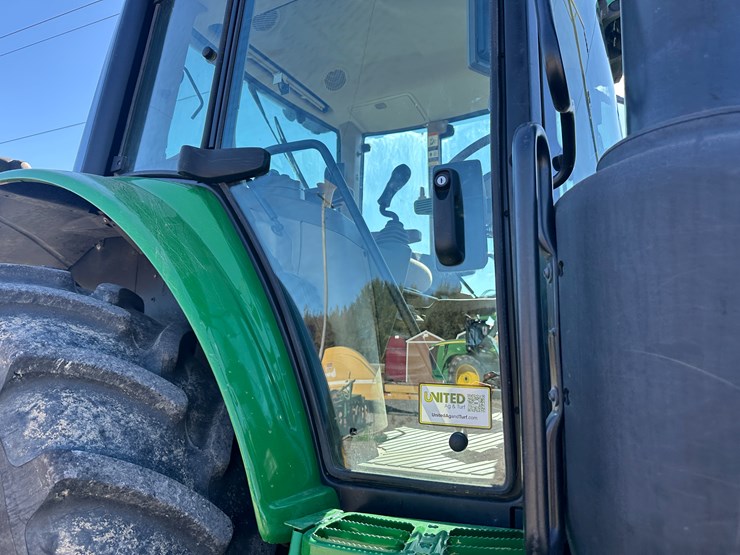 2013-john-deere-6140m-image-35