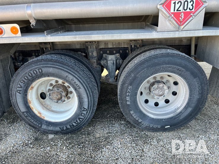 2016-freightliner-petroleum-truck-(jn3388,-unit-2374)-image-46