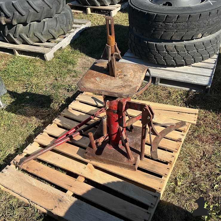 Tire Changing Station