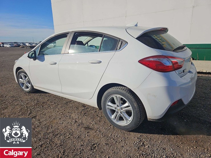 2018-chevrolet-cruze-lt-4dr-hatchback-image-3