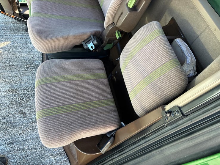 2004-john-deere-9660-sts-image-101