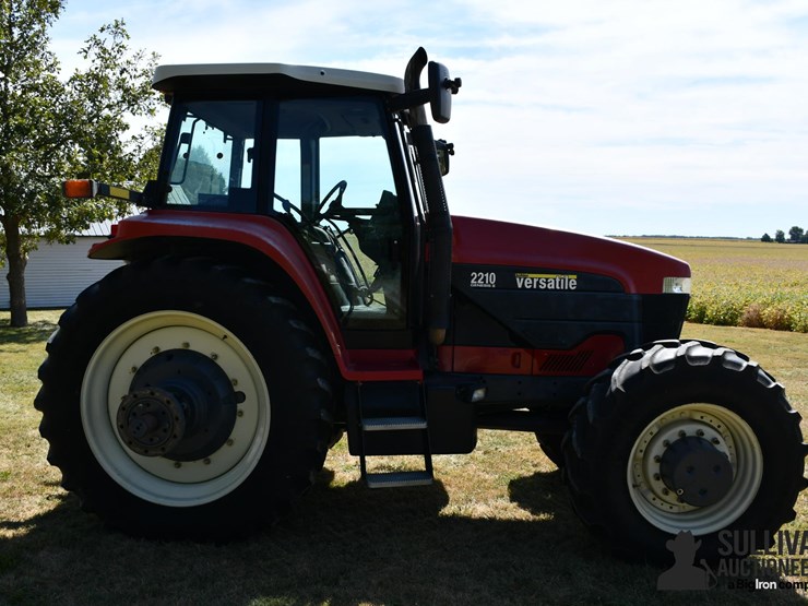2004-buhler-versatile-2210-image-4