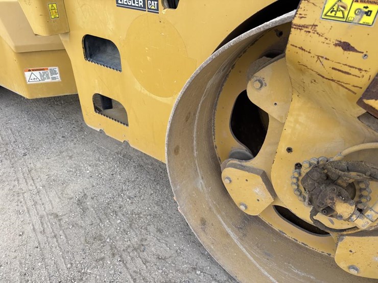 caterpillar-cb-534d-image-15