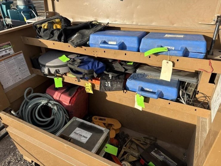 knaack-model-89-jobsite-toolbox-with-assorted-image-6