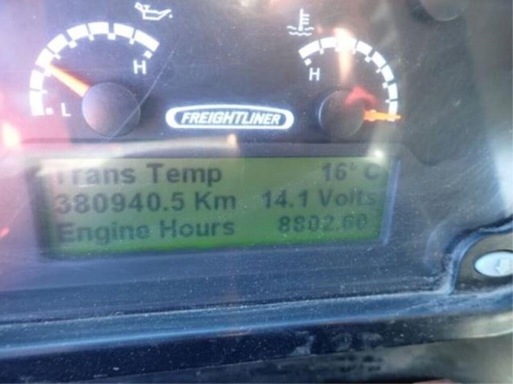 2015-freightliner-mt55-image-12