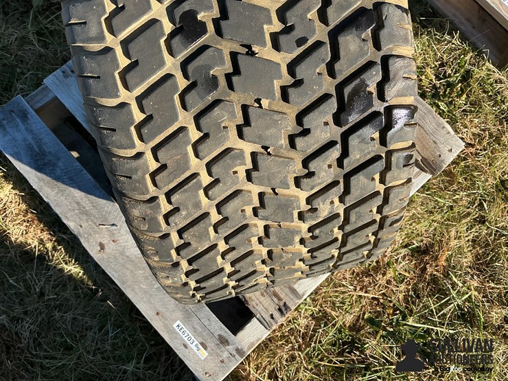 cub-cadet-24x10.50-12nhs-tire-on-4-bolt-rim-image-8