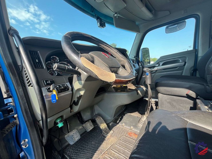 2016-kenworth-t880-image-66