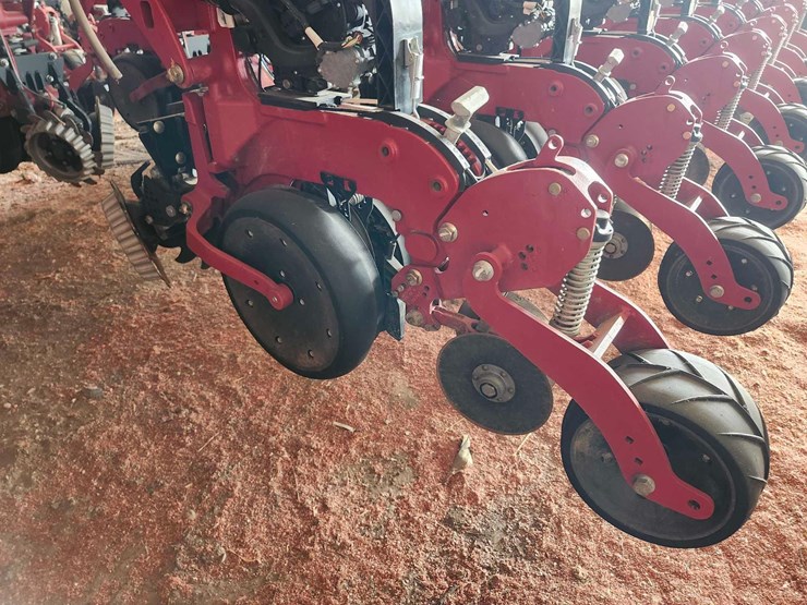 2023-case-ih-2150-image-13