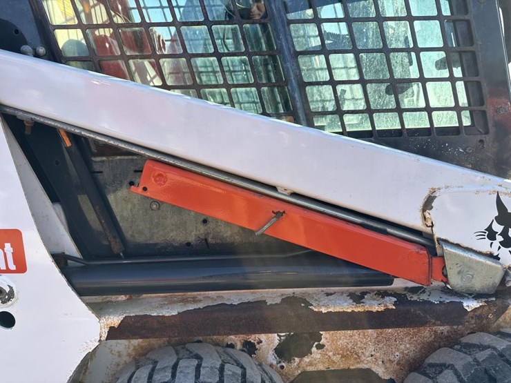 2015-bobcat-s70-image-19