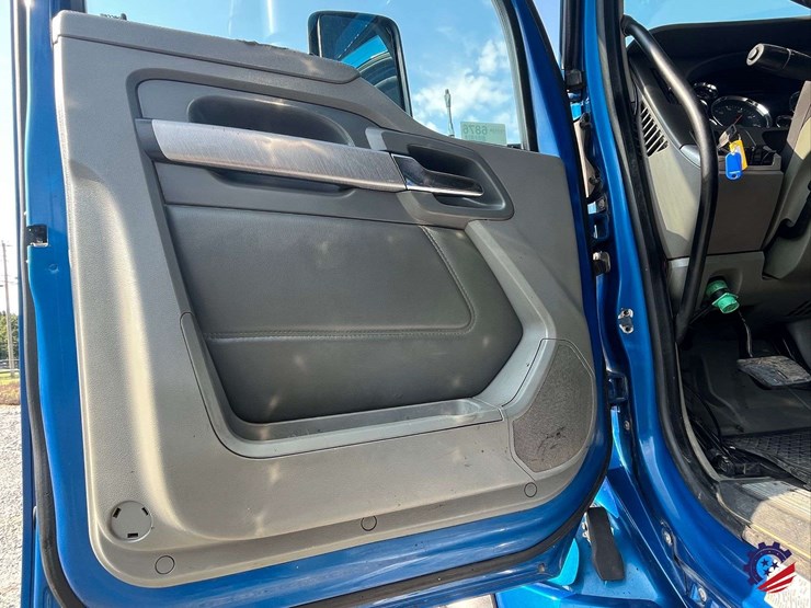 2016-kenworth-t880-image-64