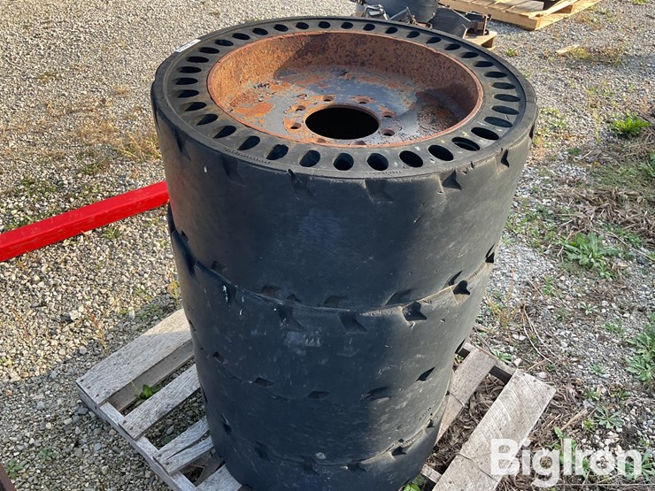airless-rims-&-tires-for-skid-steer-image-1