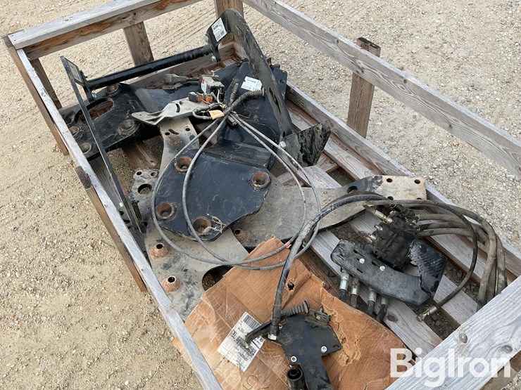 new-holland-t-6-series-loader-brackets-image-7