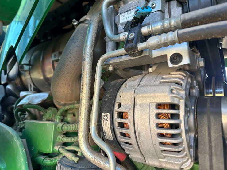 2013-john-deere-6140m-image-53