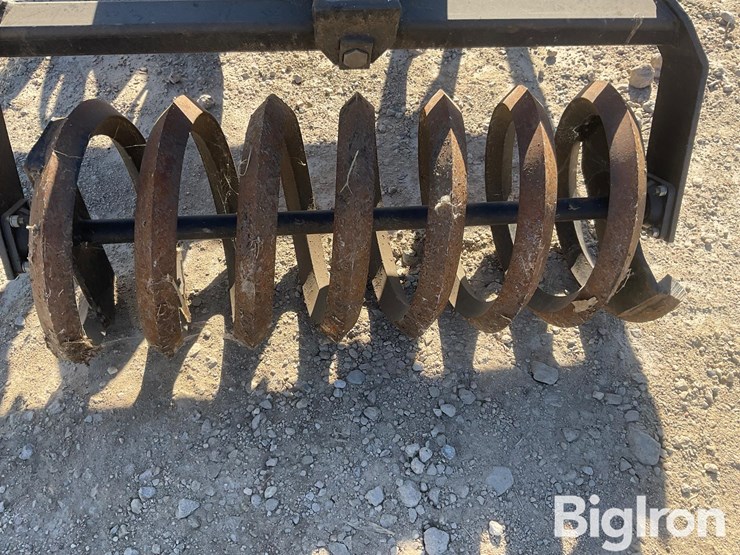 blu-jet-pivot-track-closer-image-16