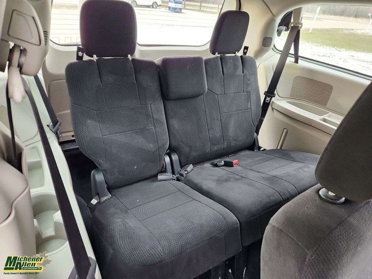 2013-dodge-grand-caravan-se-image-30