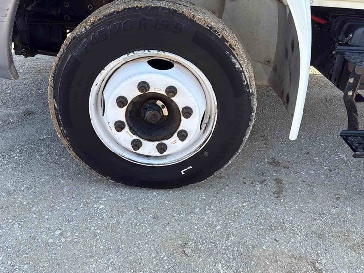 2015-international-flatbed-image-12