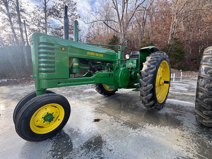 john-deere-b-image-2