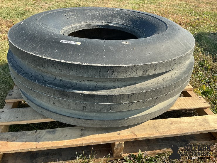 titan-14l-16.1sl-tire-image-6