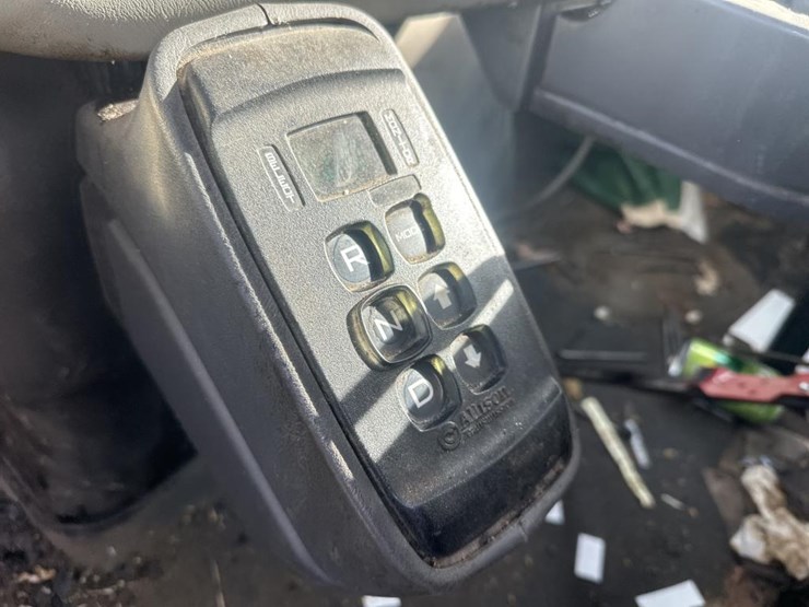 2009-international-7400-image-36