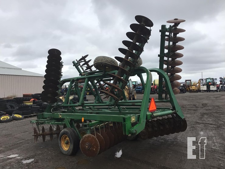 john-deere-230-image-6