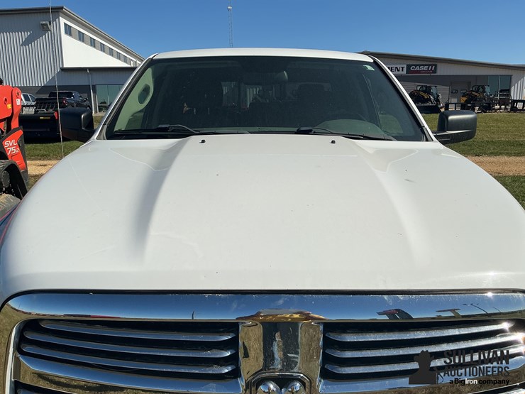 2015-ram-1500-big-horn-image-16