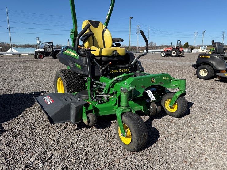 2020-john-deere-2020-image-1