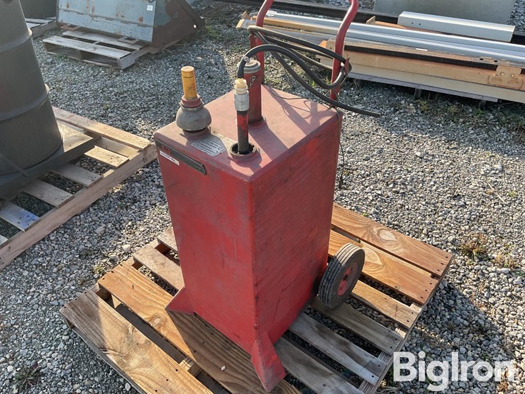 gasoline-caddy-image-1