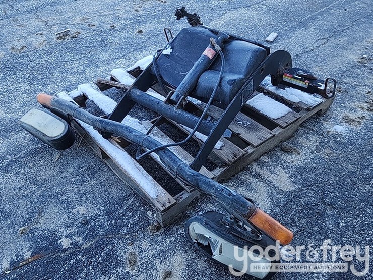 snow-plow-attachment-image-8