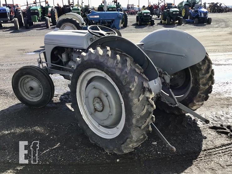 1940-ford-9n-image-8