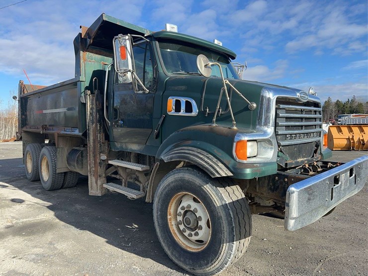 2009-sterling-l9500-image-3