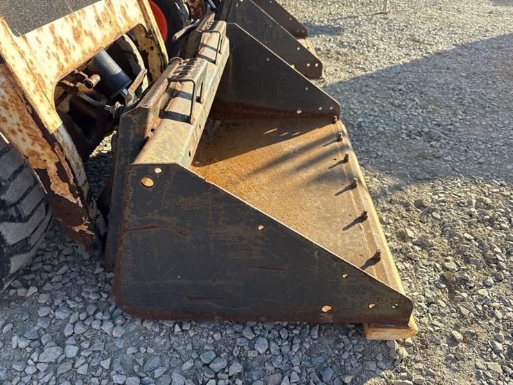 2015-bobcat-s70-image-11