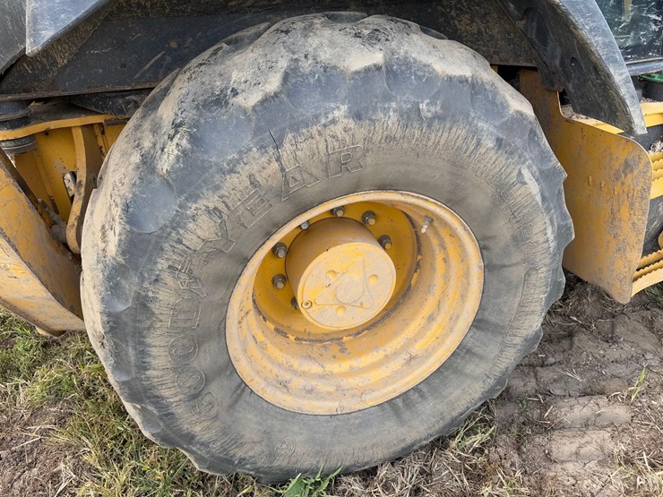 deere-310sj-image-21