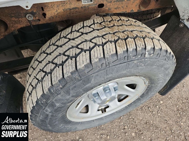 2019-chevrolet-silverado-1500-image-30