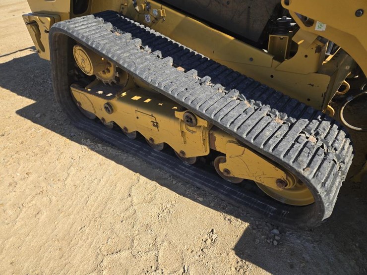 2022-caterpillar-299d-image-6