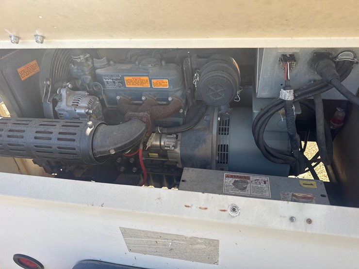 #1213-•-terex-portable-light-station-and-power-supply-image-4