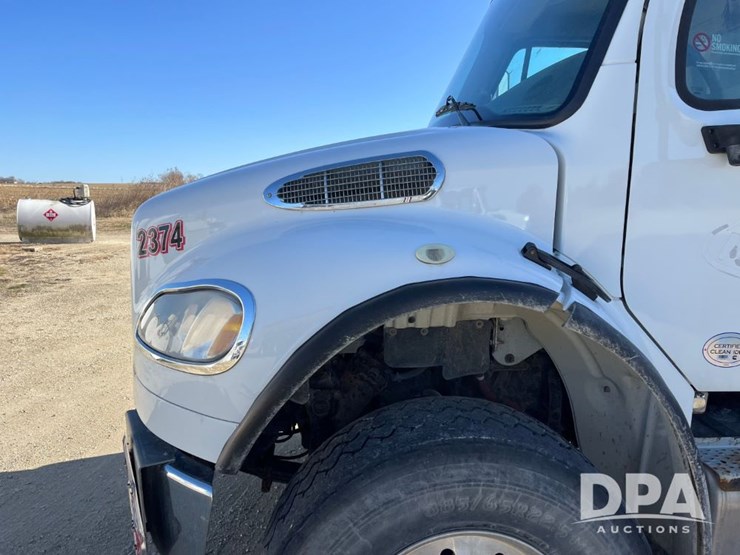 2016-freightliner-petroleum-truck-(jn3388,-unit-2374)-image-16