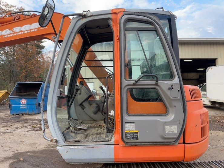 hitachi-zx75us-image-33